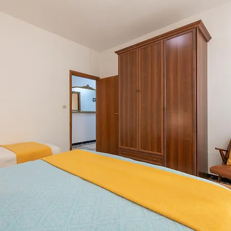 Apartment In Centro Vicino Alla Spiaggia