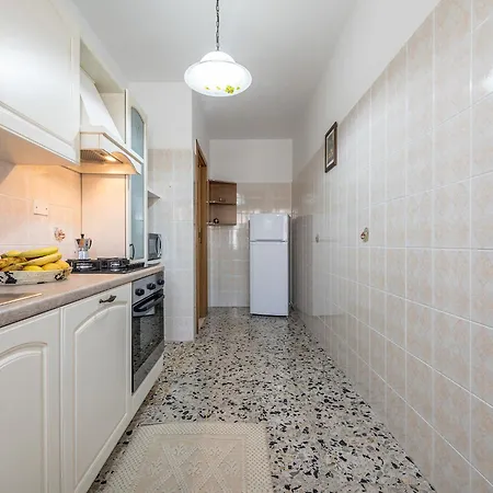In Centro Vicino Alla Spiaggia Apartment *
