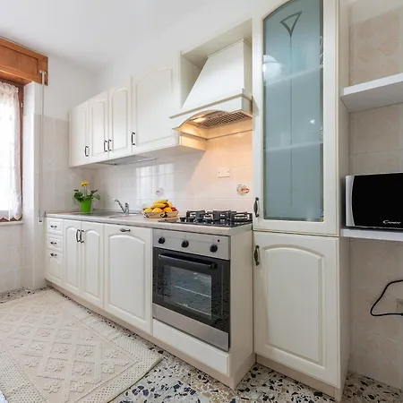 Apartment In Centro Vicino Alla Spiaggia