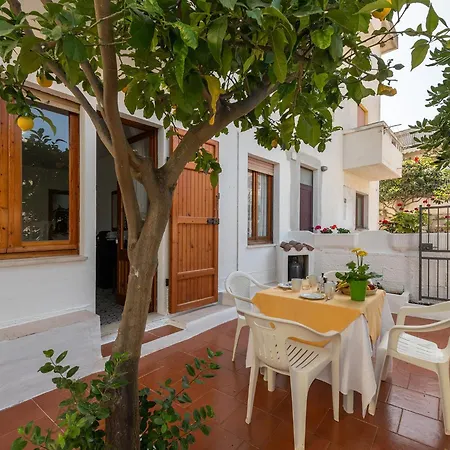 In Centro Vicino Alla Spiaggia Apartment Cala Gonone